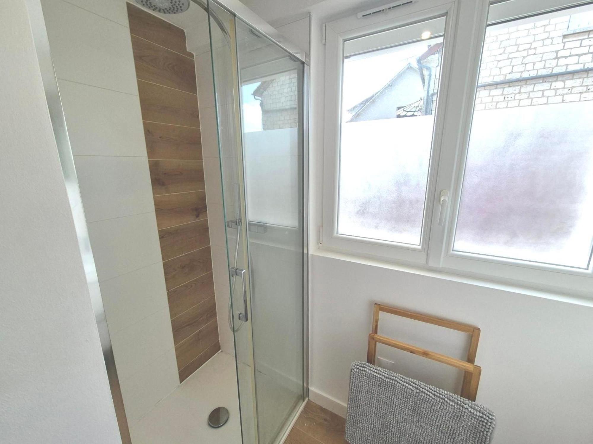 Le Montigny Apartment Вернон Екстериор снимка