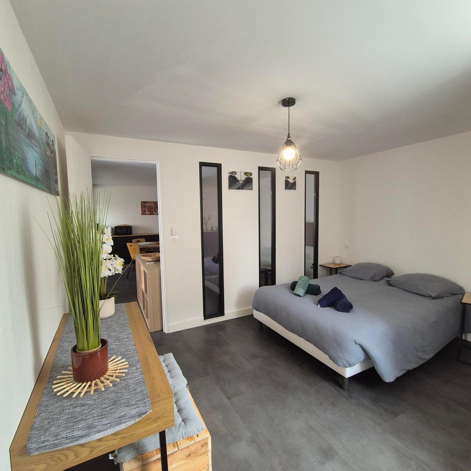 Le Montigny Apartment Вернон Екстериор снимка